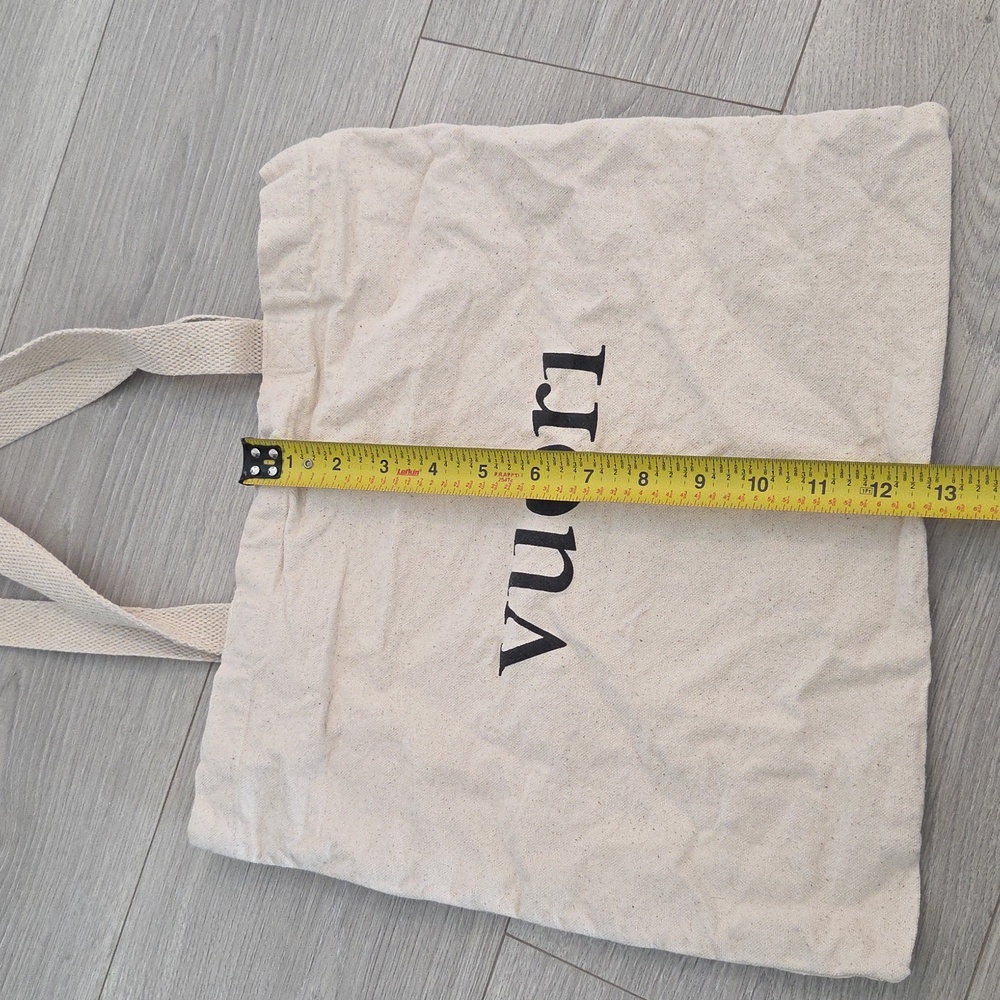 Vuori Rise + Shine Tote Bag - Picture 2 of 5